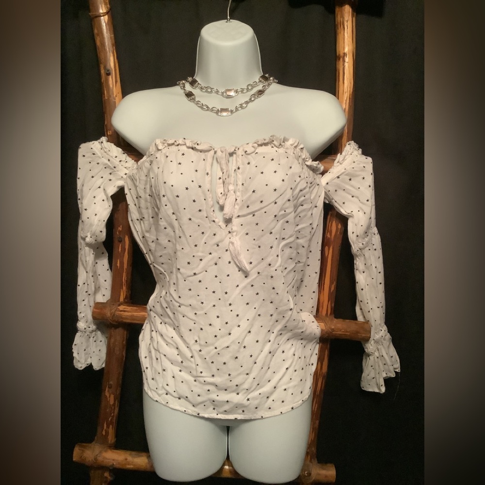 298 White with black star’s off shoulder top
